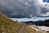 Dal Rif. Tavecchia in Val Biandino il sabato, salita la domenica al Pizzo Tre Signori e passaggio al Rif. Grassi - FOTOGALLERY